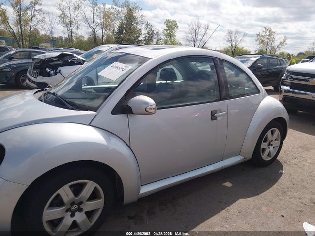 Продаж на аукціоні авто 2007 Volkswagen New Beetle 2.5, vin: 3VWRW31C37M515028, номер лоту: 44982092