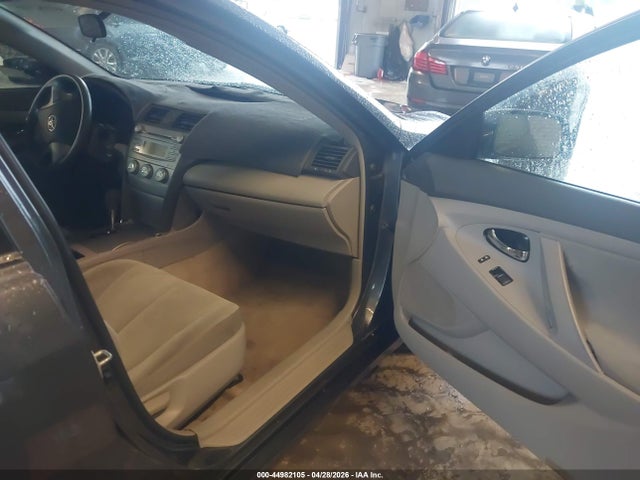 44982105 :رقم المزاد ، 4T1BE46K97U072498 vin ، 2007 Toyota Camry Le مزاد بيع