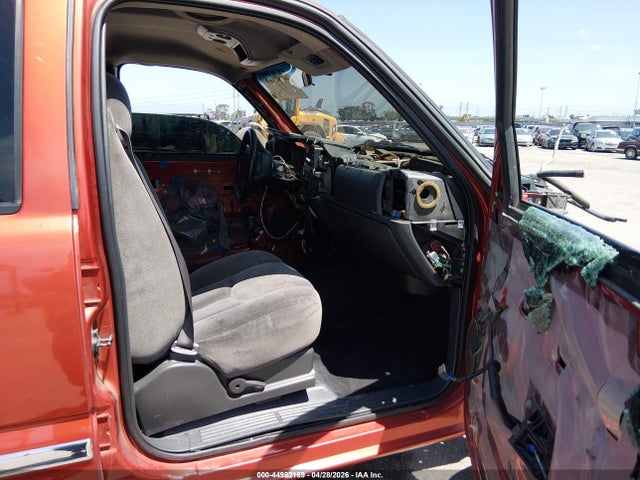 44982169 :رقم المزاد ، 1GTGK13U51F195041 vin ، 2001 Gmc Sierra 1500hd Sle مزاد بيع