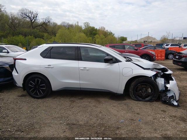 Toyota Bz Xle 2026 JTMBDAFB8TA007384 Image 14