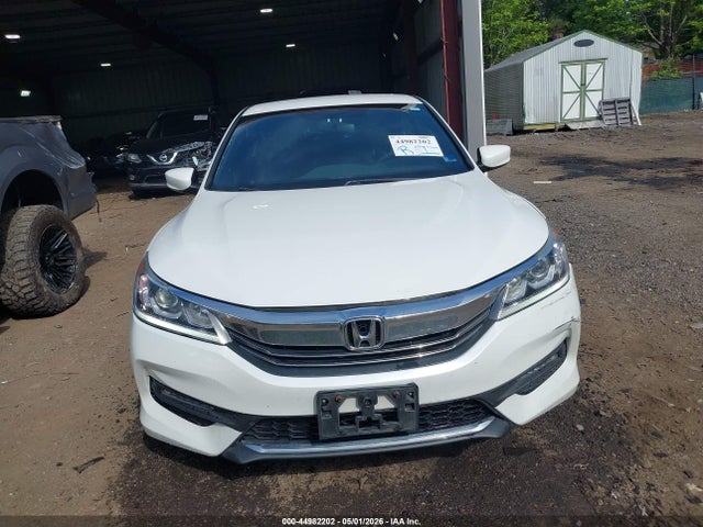 44982202 :رقم المزاد ، 1HGCR2F11HA093116 vin ، 2017 Honda Accord Sport Se مزاد بيع