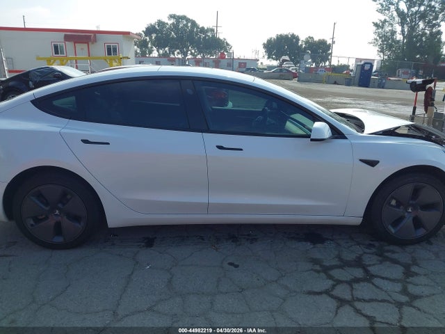 Tesla Model 3 Rear-wheel Drive 2022 5YJ3E1EA8NF332461 Image 12