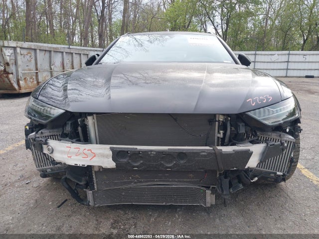 44982253 :رقم المزاد ، WUA1CBF23NN903756 vin ، 2022 Audi Rs 6 Avant Tfsi Quattro Tiptronic مزاد بيع