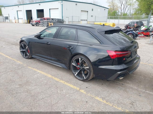 44982253 :رقم المزاد ، WUA1CBF23NN903756 vin ، 2022 Audi Rs 6 Avant Tfsi Quattro Tiptronic مزاد بيع