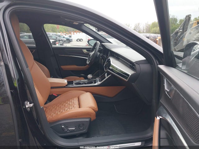 44982253 :رقم المزاد ، WUA1CBF23NN903756 vin ، 2022 Audi Rs 6 Avant Tfsi Quattro Tiptronic مزاد بيع
