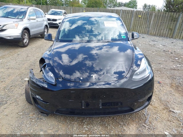 2023 Tesla Model Y Awd/long Range Dual Motor All-wheel Drive მანქანა იყიდება აუქციონზე, vin: 7SAYGAEE6PF836158, აუქციონის ნომერი: 44982262