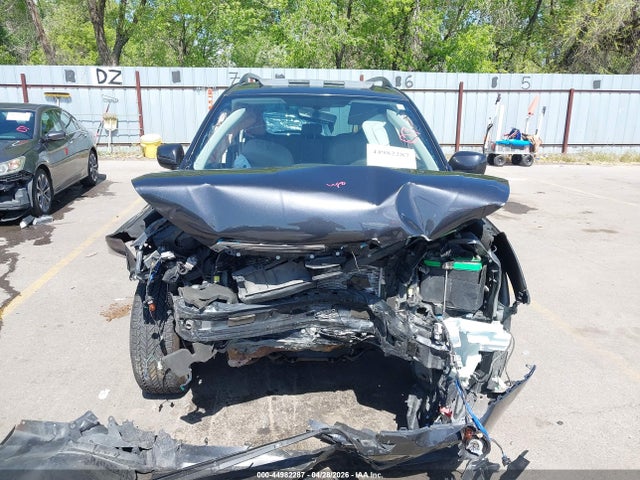Subaru Forester 2.5i Limited 2018 JF2SJAJC0JH561212 Image 13