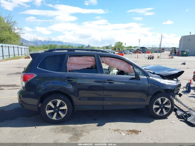Subaru Forester 2.5i Limited 2018 JF2SJAJC0JH561212 Image 14