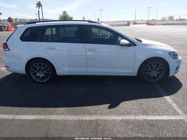 3VW117AU0JM759755 Volkswagen Golf Sportwagen Tsi S