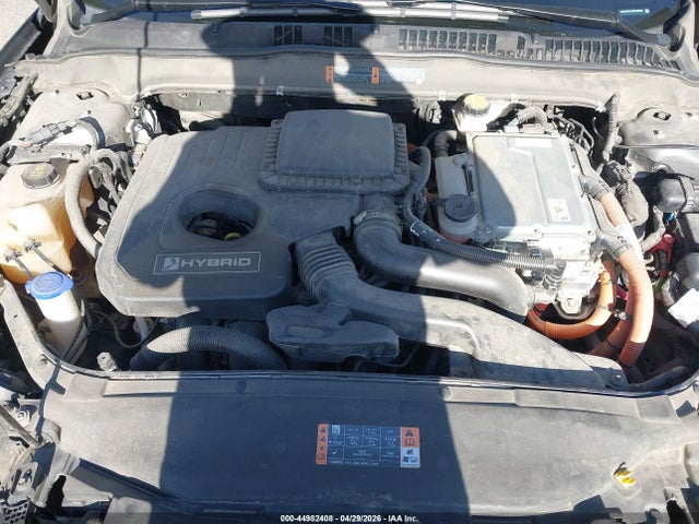 3FA6P0LU1KR120662 Ford Fusion Hybrid Se