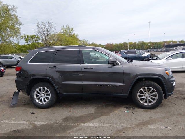 1C4RJFAG6MC653438 Jeep Grand Cherokee Laredo E 4x4