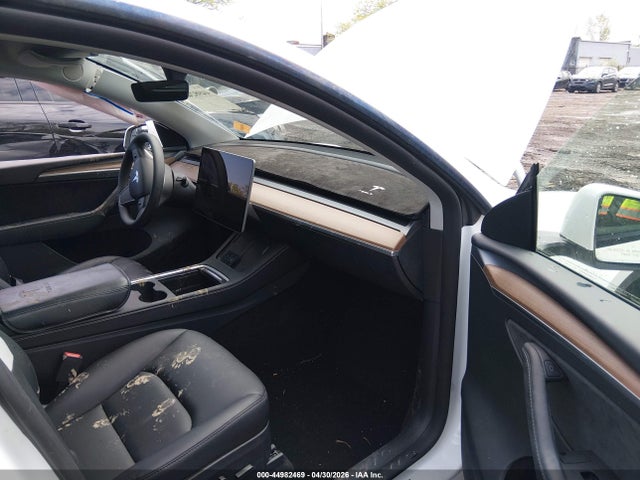 Продажа на аукционе авто 2024 Tesla Model Y Long Range Dual Motor All-wheel Drive, vin: 7SAYGDEEXRF200198, номер лота: 44982469