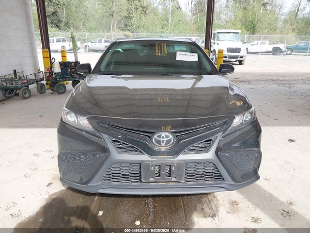 4T1G11BK8NU060880 Toyota Camry Se Awd