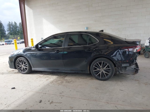 4T1G11BK8NU060880 Toyota Camry Se Awd