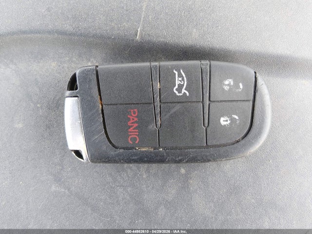 44982610 :رقم المزاد ، 1C3CCCAB5FN616637 vin ، 2015 Chrysler 200 Limited مزاد بيع