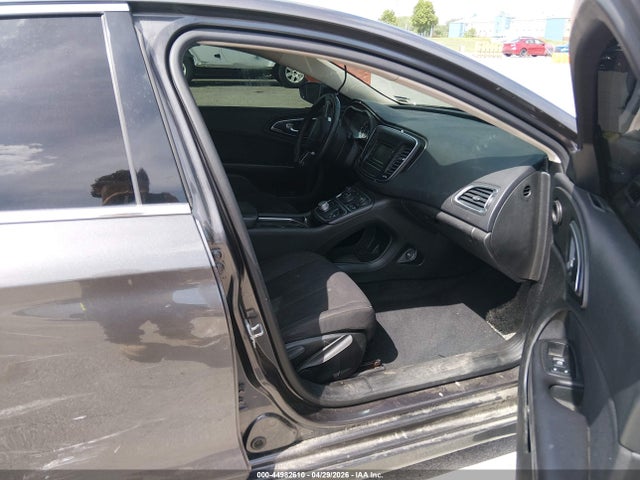 44982610 :رقم المزاد ، 1C3CCCAB5FN616637 vin ، 2015 Chrysler 200 Limited مزاد بيع