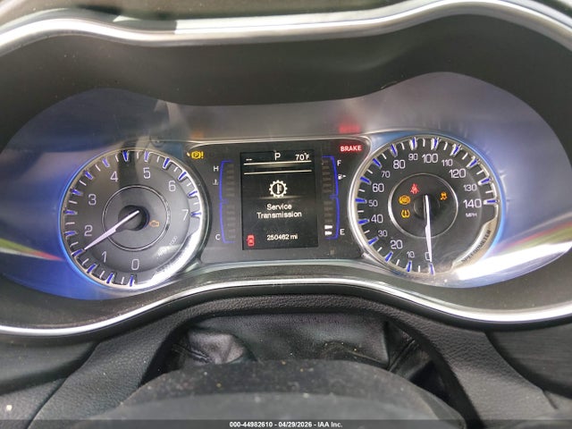 44982610 :رقم المزاد ، 1C3CCCAB5FN616637 vin ، 2015 Chrysler 200 Limited مزاد بيع