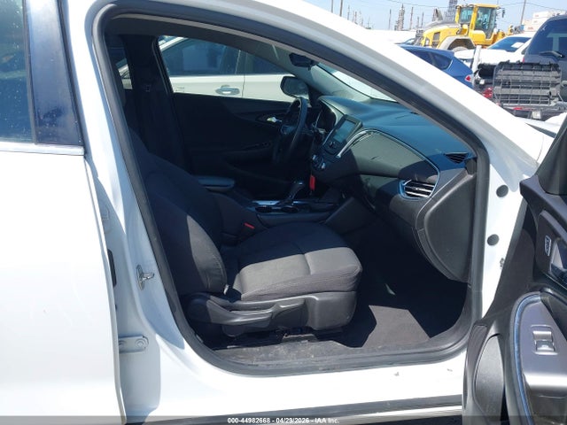 1G1ZE5ST2HF149928 Chevrolet MALIBU 1LT