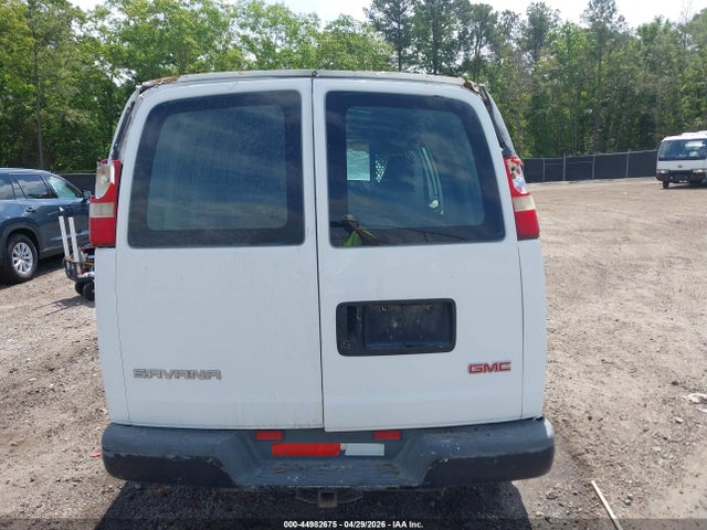 44982675 :رقم المزاد ، 1GTFG29X151101177 vin ، 2005 Gmc Savana Standard مزاد بيع