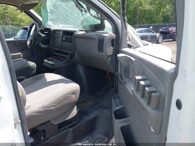 44982675 :رقم المزاد ، 1GTFG29X151101177 vin ، 2005 Gmc Savana Standard مزاد بيع