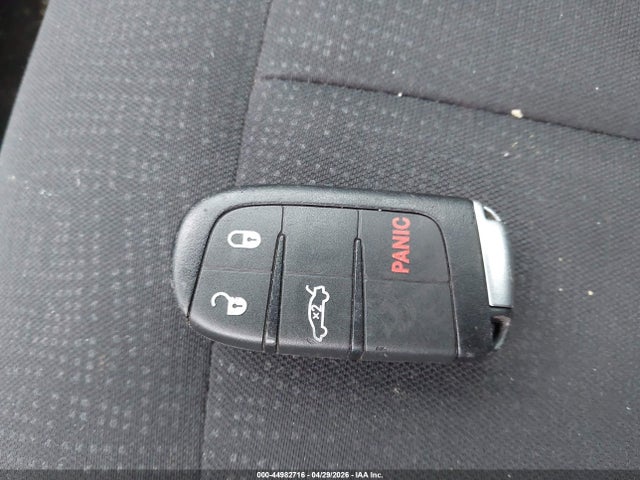44982716 :رقم المزاد ، 1C3CCCAB8FN588655 vin ، 2015 Chrysler 200 Limited مزاد بيع