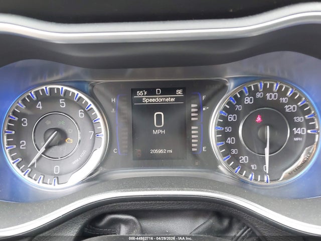 44982716 :رقم المزاد ، 1C3CCCAB8FN588655 vin ، 2015 Chrysler 200 Limited مزاد بيع