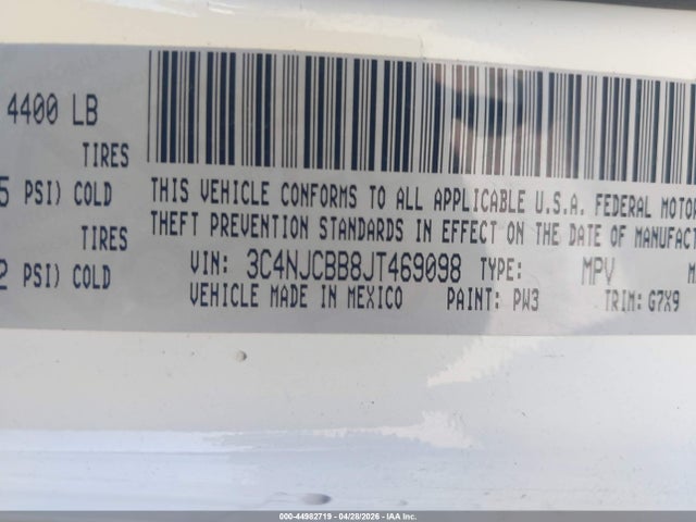 3C4NJCBB8JT469098 Jeep Compass Latitude Fwd