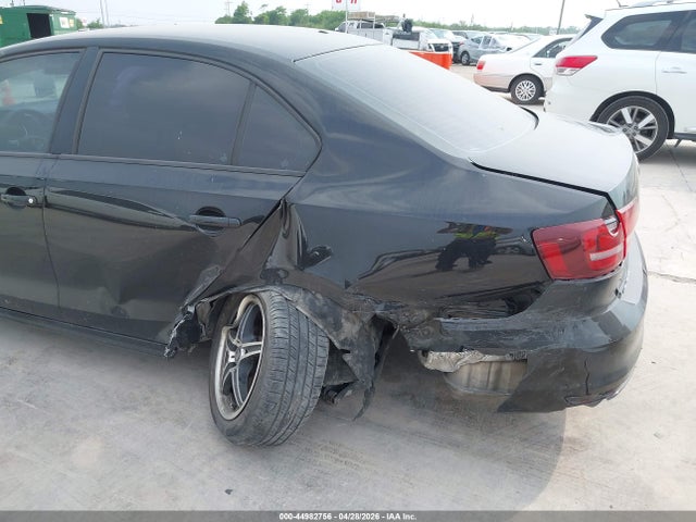 44982756 :رقم المزاد ، 3VW267AJXGM323077 vin ، 2016 Volkswagen Jetta 1.4t S مزاد بيع