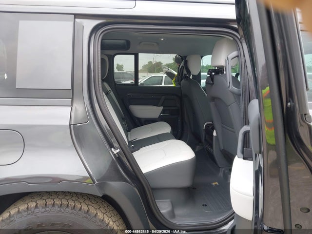SALEJ7EX3T2487553 Land Rover Defender P300 S