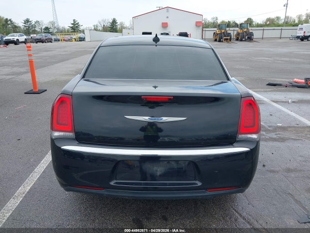 Продажа на аукционе авто 2018 Chrysler 300 Touring L, vin: 2C3CCAAG6JH222775, номер лота: 44982871