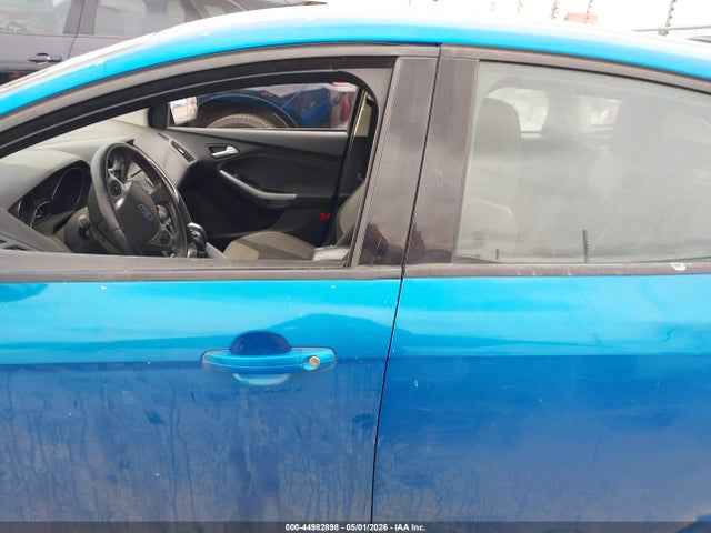 44982898 :رقم المزاد ، 1FAHP3K28CL467321 vin ، 2012 Ford Focus Se مزاد بيع