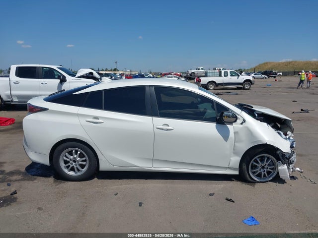 JTDKBRFU8G3014612 Toyota Prius Two