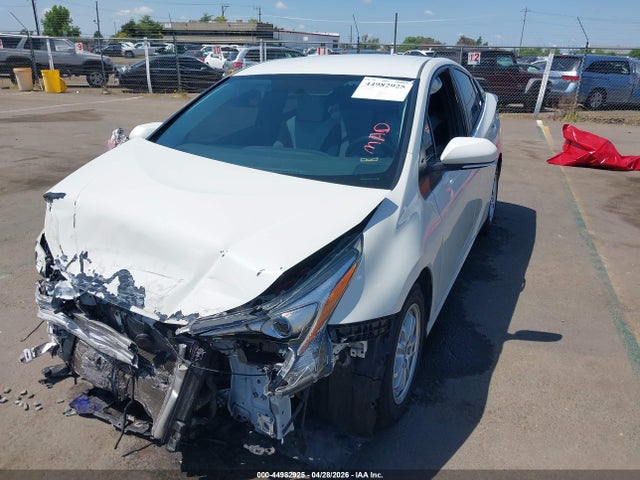 JTDKBRFU8G3014612 Toyota Prius Two