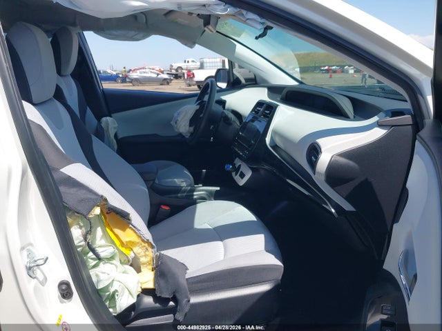 JTDKBRFU8G3014612 Toyota Prius Two