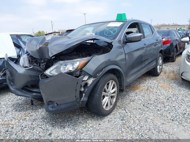 JN1BJ1CPXJW105831 Nissan Rogue Sport S