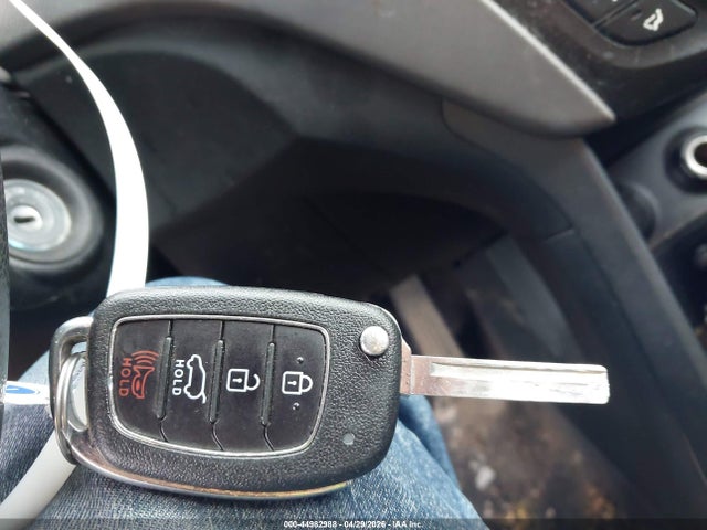 Продажа на аукционе авто 2018 Hyundai Santa Fe Sport 2.4l, vin: 5NMZTDLB6JH085494, номер лота: 44982988