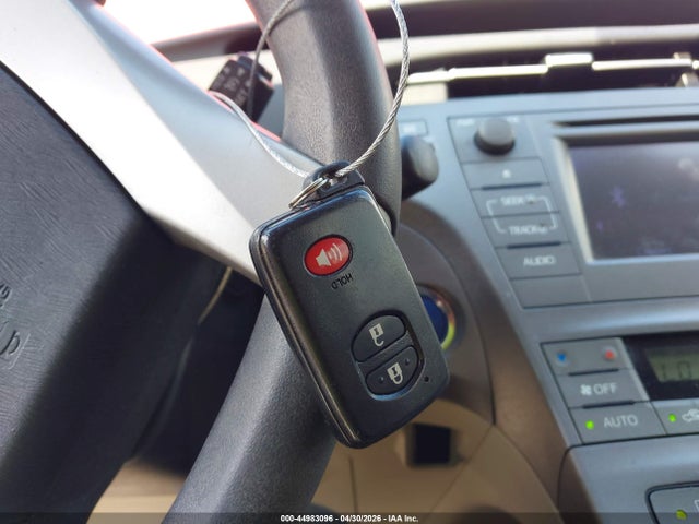 44983096 :رقم المزاد ، JTDKN3DU7E1771114 vin ، 2014 Toyota Prius Two مزاد بيع