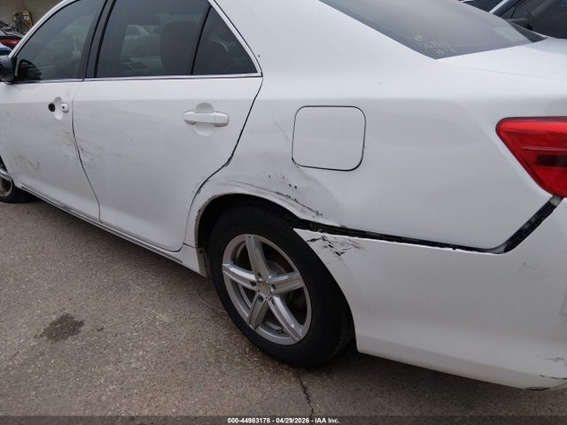 44983178 :رقم المزاد ، 4T1BF1FK3CU510647 vin ، 2012 Toyota Camry Le مزاد بيع