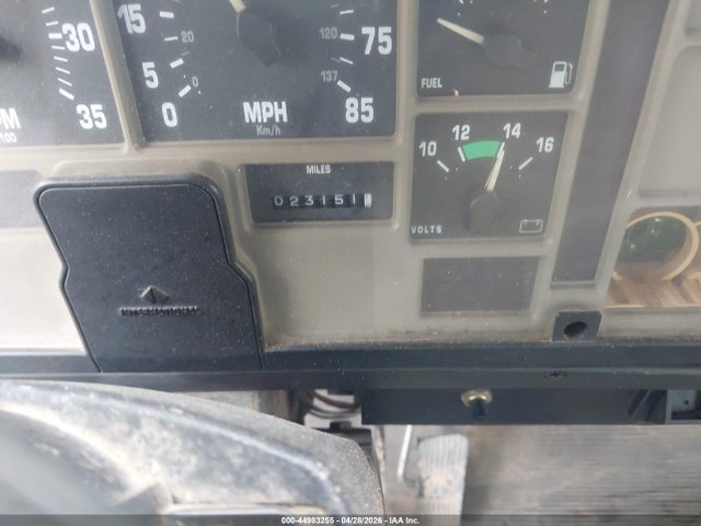 44983255 :رقم المزاد ، 1HTSCABP9XH697117 vin ، 1999 International 4000 4700 مزاد بيع