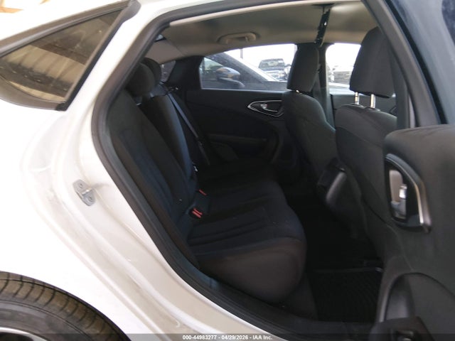 Chrysler 200 Limited 2016 1C3CCCAB5GN157899 Image 8