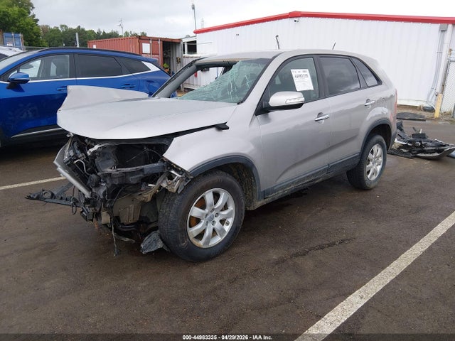 44983335 :رقم المزاد ، 5XYKT3A11DG405907 vin ، 2013 Kia Sorento Lx مزاد بيع