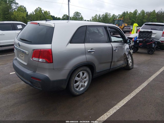 44983335 :رقم المزاد ، 5XYKT3A11DG405907 vin ، 2013 Kia Sorento Lx مزاد بيع