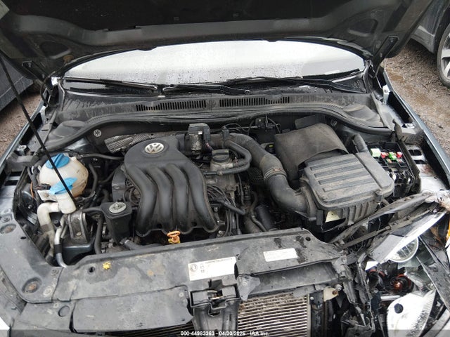 2015 Volkswagen Jetta 2.0l S მანქანა იყიდება აუქციონზე, vin: 3VW2K7AJ2FM209018, აუქციონის ნომერი: 44983363