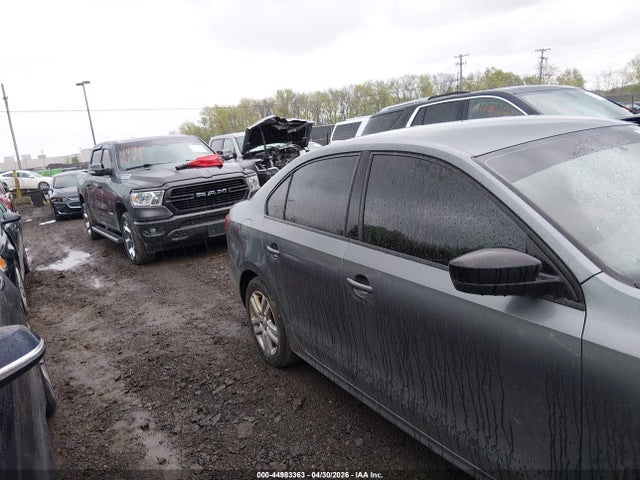2015 Volkswagen Jetta 2.0l S მანქანა იყიდება აუქციონზე, vin: 3VW2K7AJ2FM209018, აუქციონის ნომერი: 44983363