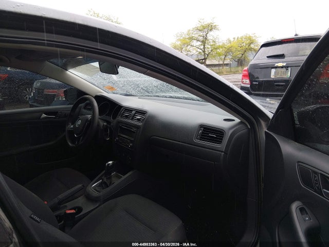 2015 Volkswagen Jetta 2.0l S მანქანა იყიდება აუქციონზე, vin: 3VW2K7AJ2FM209018, აუქციონის ნომერი: 44983363