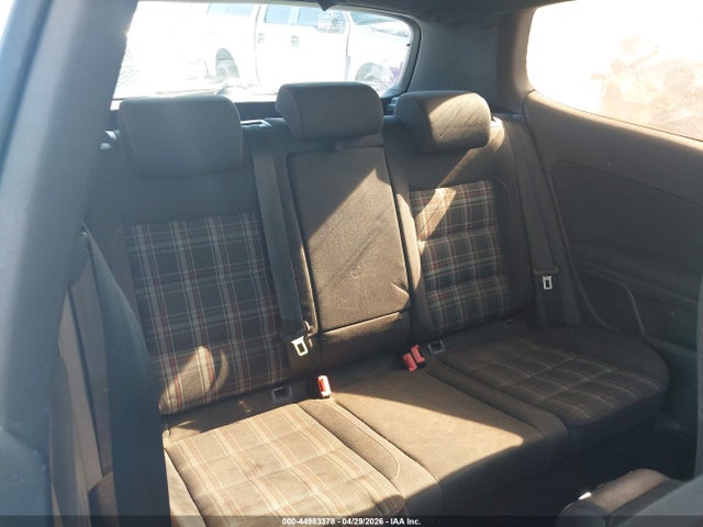 44983378 :رقم المزاد ، WVWFD7AJ4AW268921 vin ، 2010 Volkswagen Gti 2-door مزاد بيع