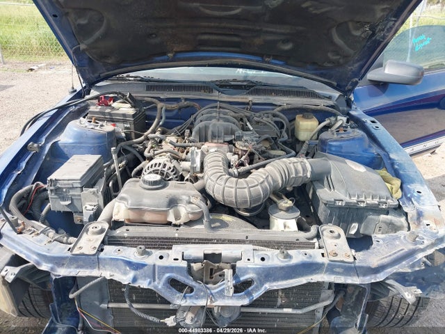 2008 Ford Mustang V6 Premium მანქანა იყიდება აუქციონზე, vin: 1ZVHT80N285204251, აუქციონის ნომერი: 44983386