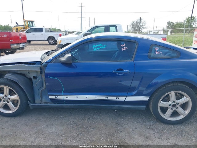 2008 Ford Mustang V6 Premium მანქანა იყიდება აუქციონზე, vin: 1ZVHT80N285204251, აუქციონის ნომერი: 44983386