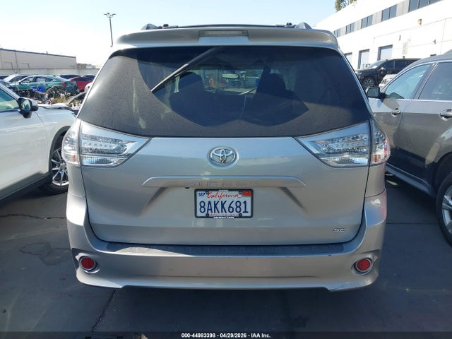 5TDXZ3DC2HS839926 Toyota Sienna Se 8 Passenger
