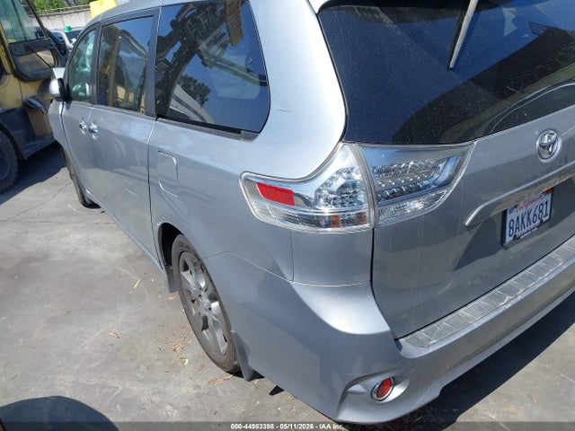 5TDXZ3DC2HS839926 Toyota Sienna Se 8 Passenger